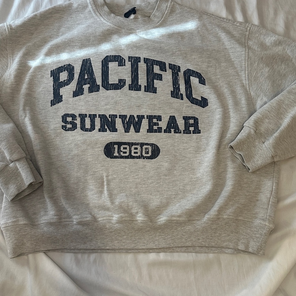 PacSun Heather Gray Sweatshirt with Navy Graphic